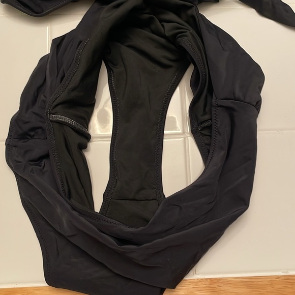 Cupshe Black Cutout Halter Style One Piece Monokini Bathing Suit, Size L - Picture 15 of 16